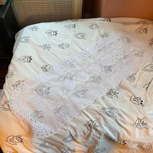 Vintage Lace Table Runner